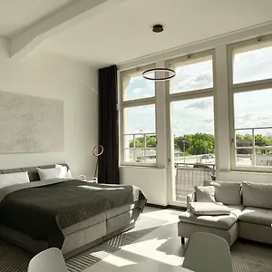  Apartment Meos 1 -zentrum-balkon-parkplatz-gym-uniklinik